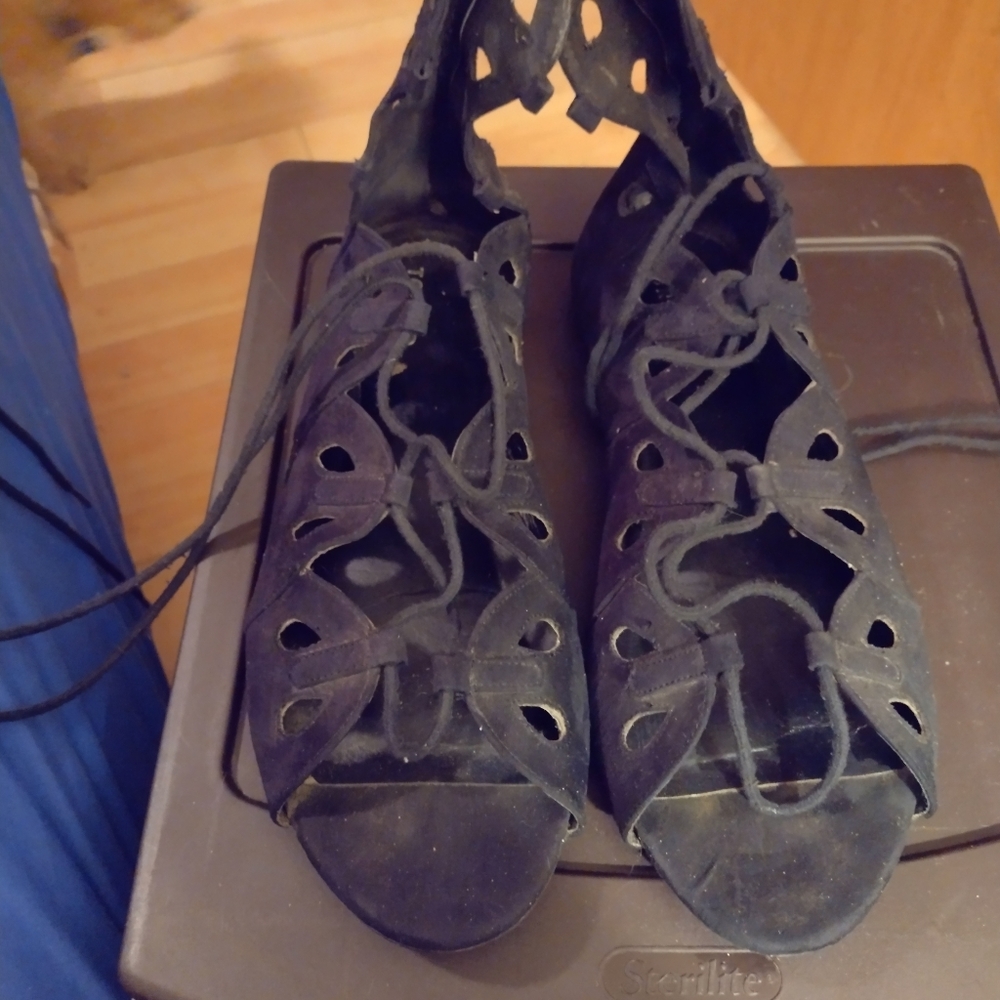 Black gladiator sandals